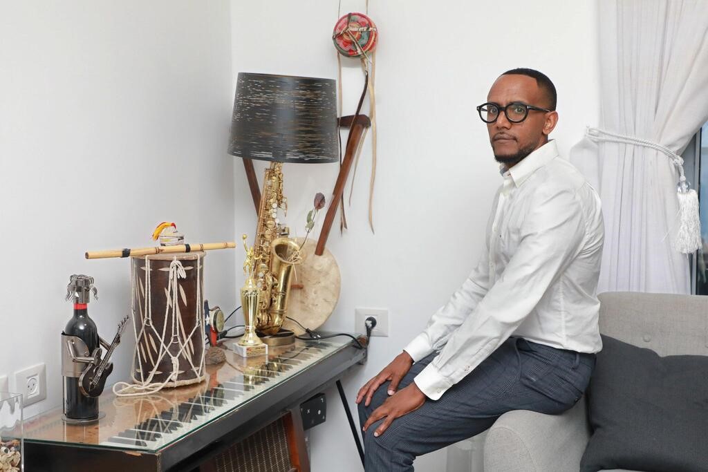 Ono graduate Asher Ayleen