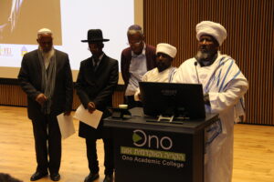 Rabbis and Keisim Pray for Unity