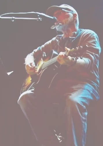 Art Therapist Bruce Moon in Concert (2017 Bruce Moon Website)