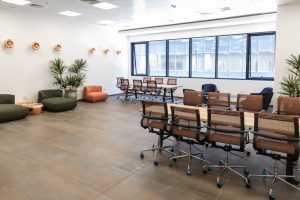 אזור ישיבה בקמפוס ירושלים