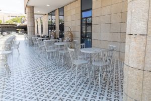 אזור ישיבה בקמפוס ירושלים