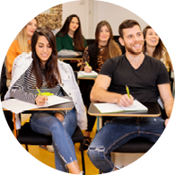 סטודנטים בשיעור בכיתה