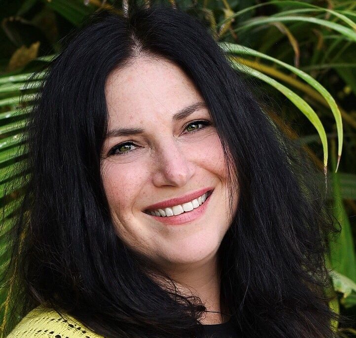 נועה צור ברוש