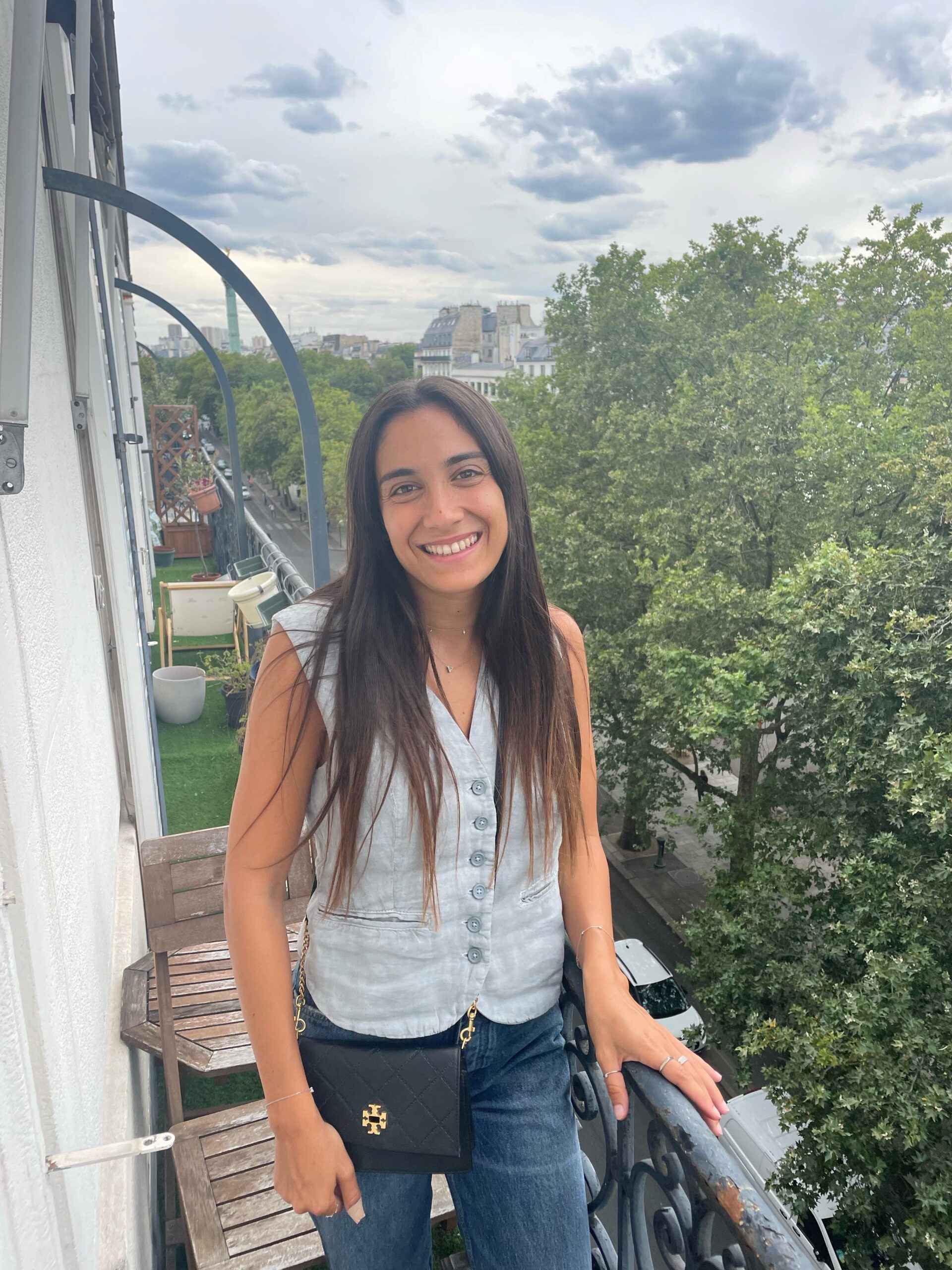 סטודנטית לתואר ראשון בהפרעות בתקשורת