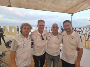 שחקני העבר של נבחרת ישראל: משה סיני, בוני גינצבורג, ראובן עטר ועמרי אפק